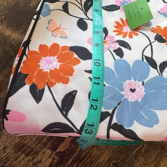 Kate Spade♠️Floral insulated lunch tote in this seasons coloring!FUN &FUNCTIONAL - Picture 4 of 10